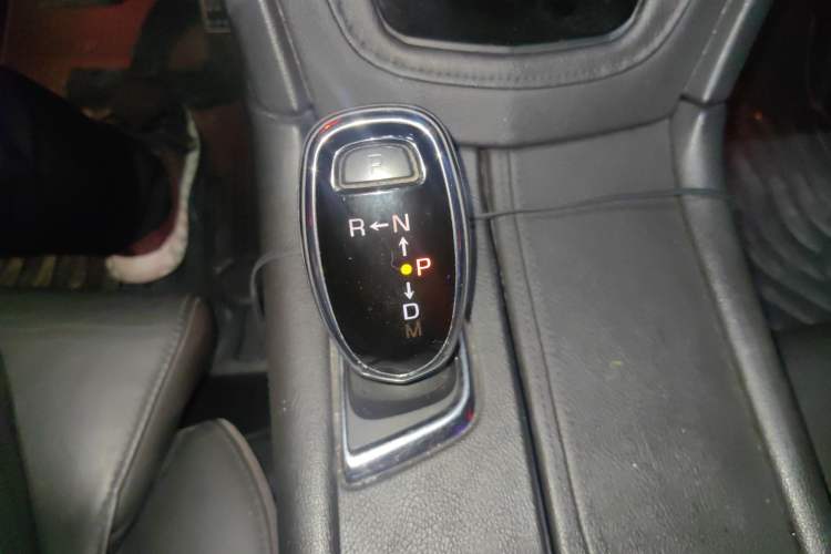 Used Cadillac XT5 2017 Anniversary Edition 28T Four-Wheel Drive Luxury Model Gear Lever