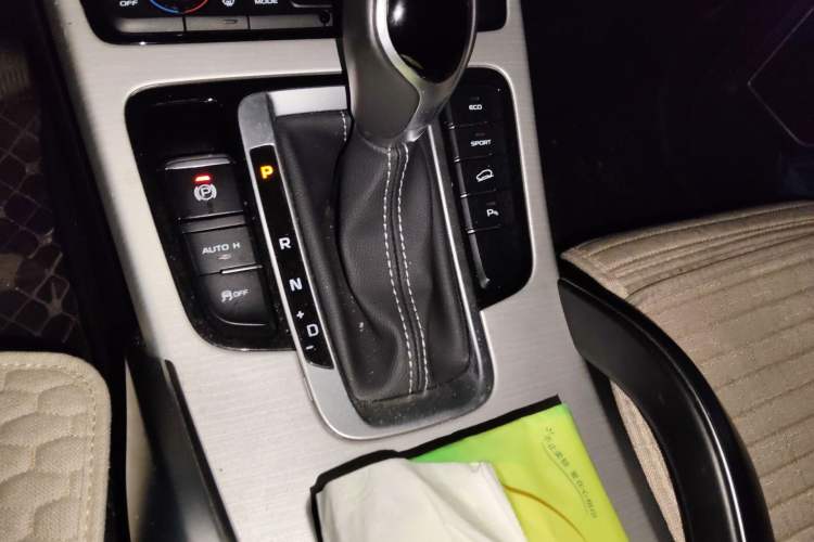 Used Geely Auto Emgrand X7 Sport 2018 1.8TD Automatic Two-Wheel Drive Smart Connect 4G Internet Edition