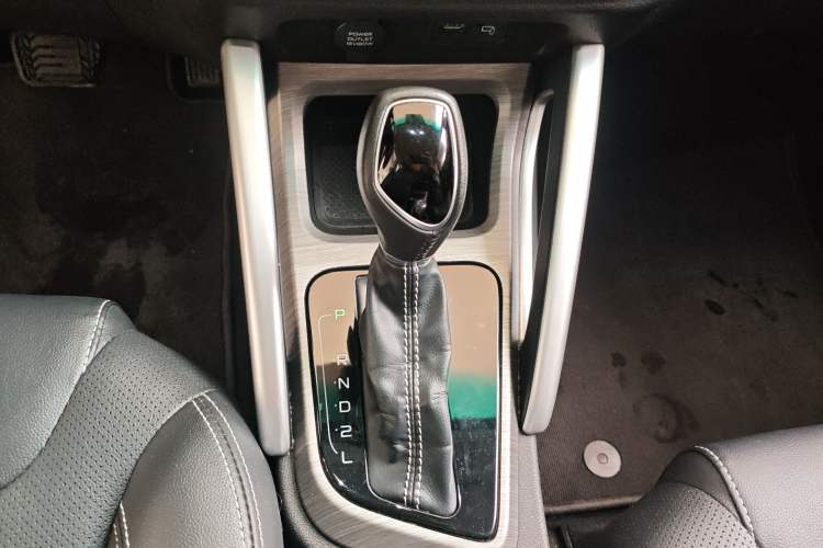 Used Geely Auto Vision X3 2017 1.5L Automatic Luxury Model Gear Lever