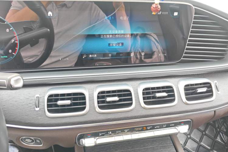 Used Mercedes-Benz GLE 2021 GLE 450 4MATIC Luxury Model Audio And AC Panel