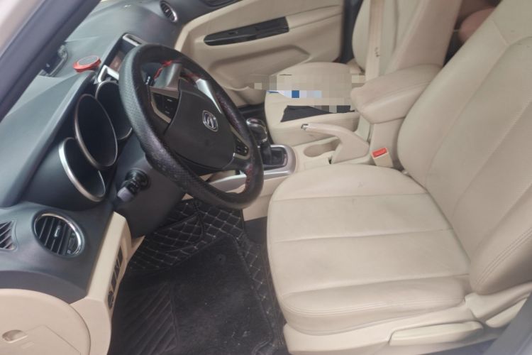 Used CHANGAN Eado 2015 1.6L Manual Luxury Model China IV Standard