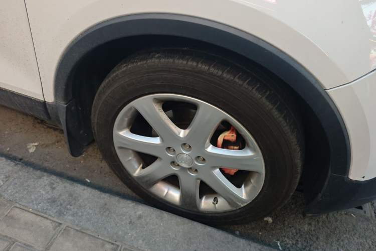 Used Buick Encore 2015 1.4T Automatic Two-Wheel Drive Urban Leading Model Right Front Wheel Hub