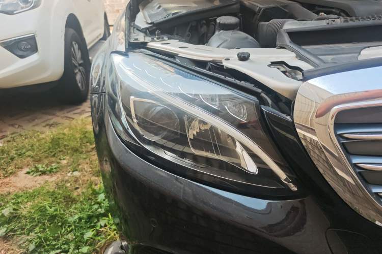 Used Mercedes-Benz C-Class 2016 C 200 L
