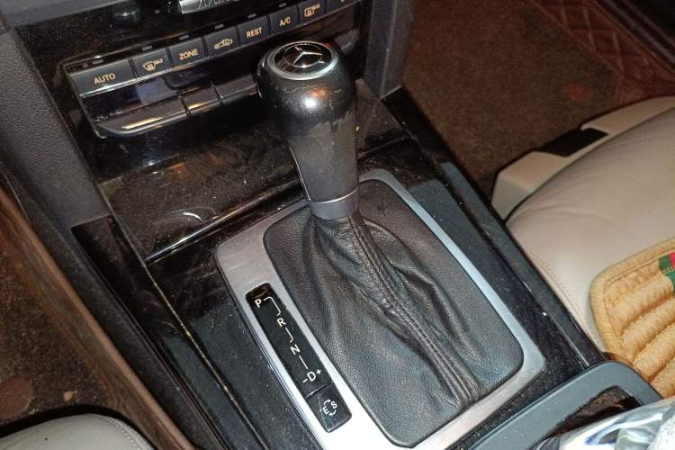 Used Mercedes-Benz E-Class 2011 E 260 L CGI Fashion Model Gear Lever