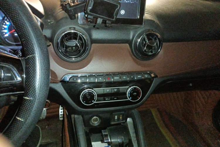 Used BAIC Changhe Q35 2016 1.5L Automatic Smart Edition
