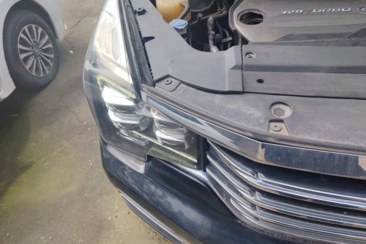 Used GAC Trumpchi GS8 2017 320T Two-Wheel Drive Luxury Smart Connectivity Version (7 Seats) Right Front Headlight