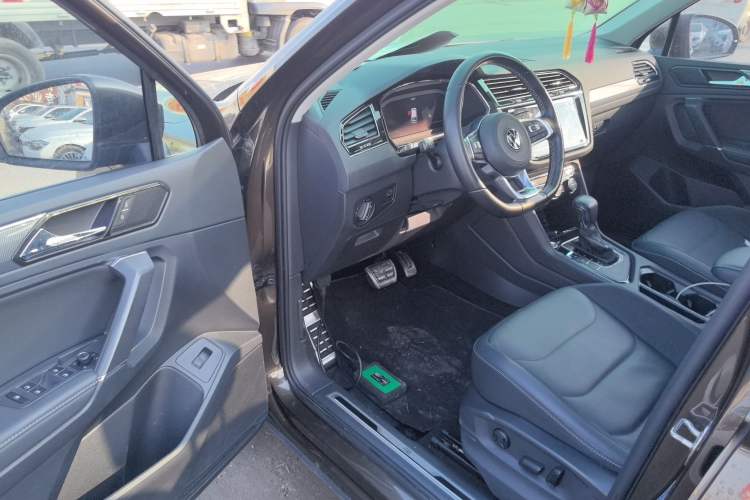 Used Volkswagen Tiguan L 2021 330TSI Automatic Two-Wheel Drive R-Line Enhanced Edition