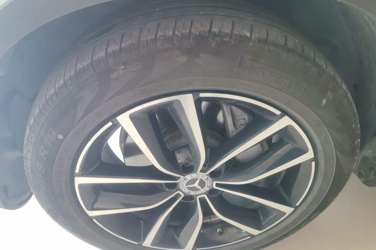 Used Mercedes-Benz GLC 2021 GLC 300 L 4MATIC Dynamic Model Left Front Wheel Hub