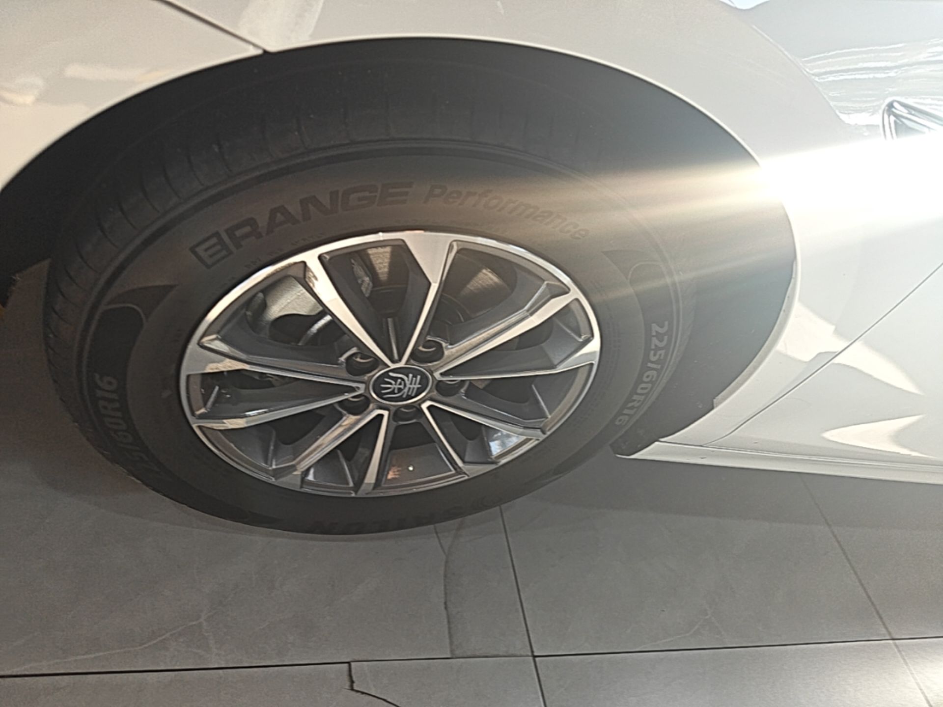 BYD Qin PLUS 2024 HONOR Edition DM-i 55KM Leading Model — снимка 10