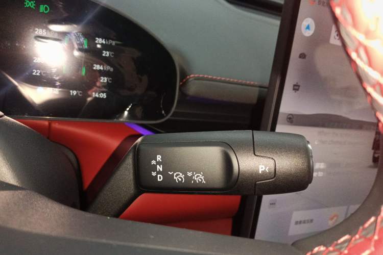 Used Zeekr 007GT 2025 Long-Range Rear-Wheel Drive Intelligent Driving Version 100 kWh Gear Lever