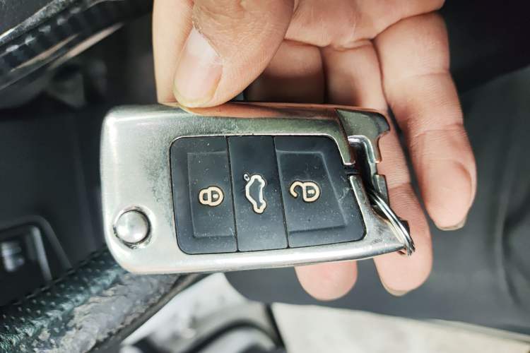 Used Volkswagen Tiguan L 2020 330TSI Automatic Two-Wheel Drive Smart Luxury Edition China VI Standard Vehicle Key