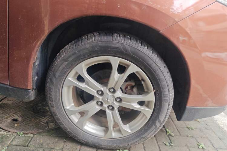 Used Mitsubishi Outlander 2013 2.4L Four-Wheel Drive Luxury Navigation Version 7 Seats