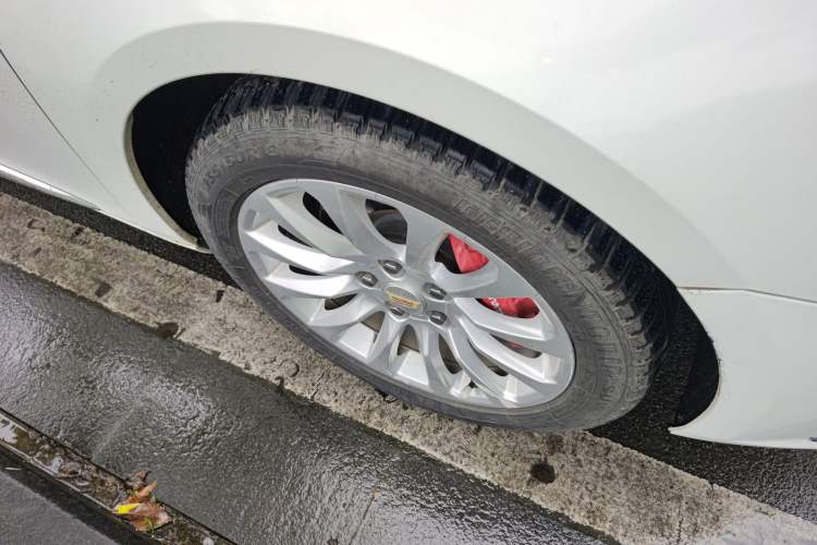 Used Cadillac XTS 2018 28T Tech Edition Right Front Wheel Hub