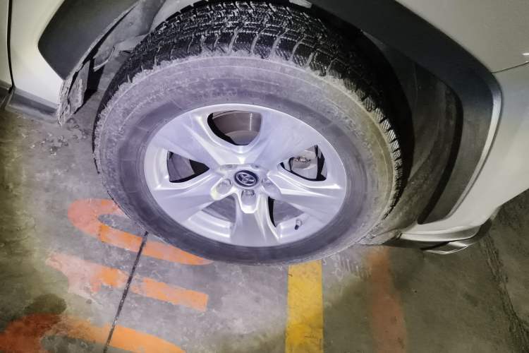 Used Toyota RAV4 2022 2.0L CVT Two-Wheel Drive Urban Edition Right Front Wheel Hub