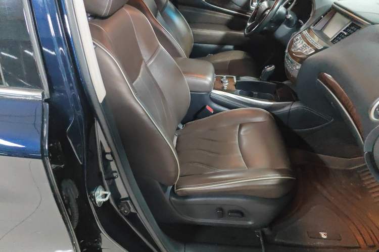 Used Infiniti QX60 2018 2.5 S/C Hybrid Two-Wheel-Drive Champion Family Edition