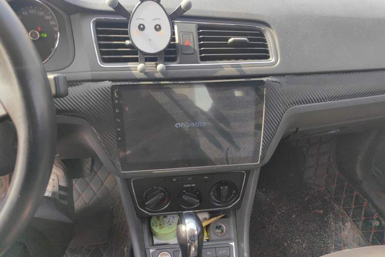 Used Volkswagen Lavida 2015 1.6L Automatic Comfort Edition
