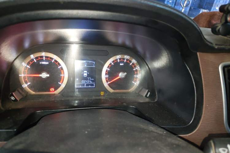 Used FORTHING Lingzhi 2019 Facelifted M5L 1.6L 7-Seater Base Model China VI Standard Instrument Cluster