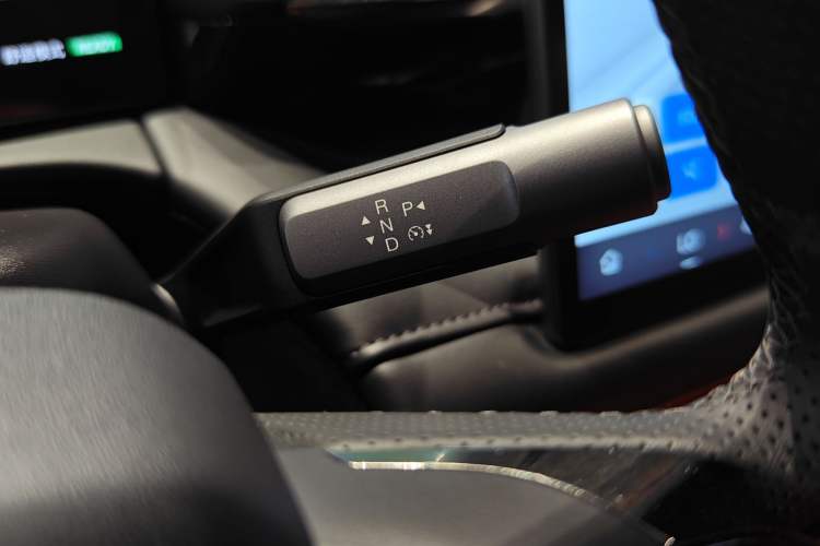 Used AION RT 2025 650 Zhijihao Edition Gear Lever