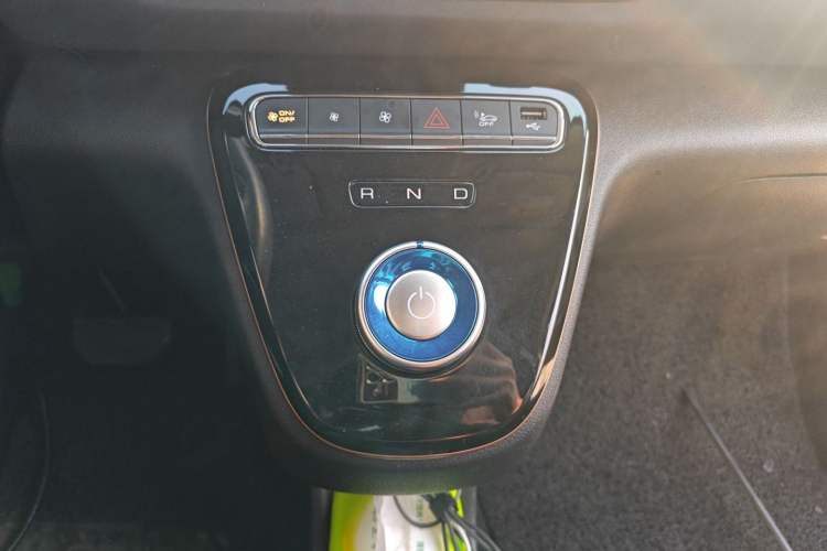 Used ORA White Cat 2022 Xiaoyue Mao Edition 401 km Flagship Model Lithium Ternary Gear Lever