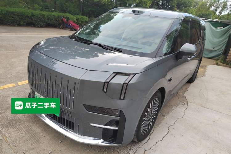 Used Zeekr 009 2024 7-Seater Aisle Version 108 kWh