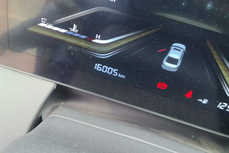 Used Bestune B70 2023 3rd Generation 1.5T Automatic Enjoyment Version 70th Anniversary Edition Odometer Close Up