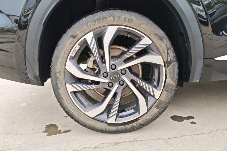 Used Geely Auto Monjaro L 2021 2.0TD DCT EVO Two-Wheel Drive Smart Luxury Version Right Rear Wheel Hub