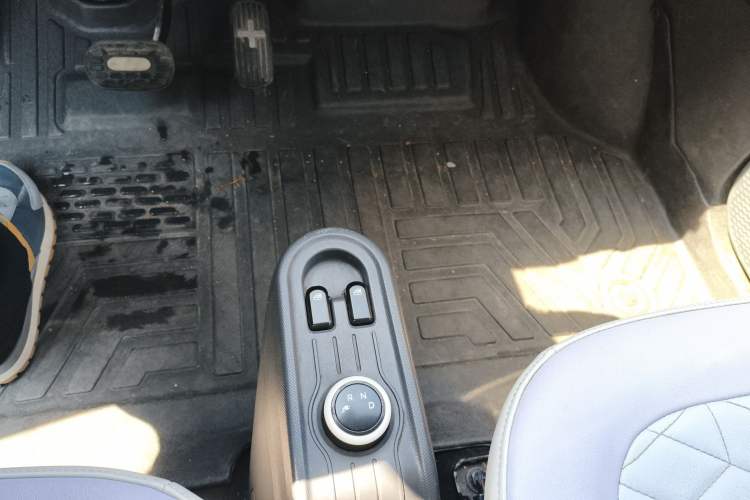 Used Wuling Hongguang MINIEV 2022 Macaron Premium Model – Lithium Iron Phosphate Gear Lever