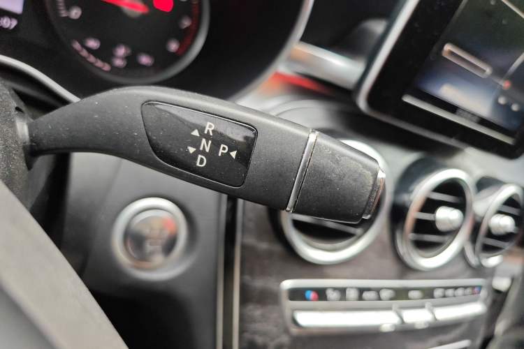 Used Mercedes-Benz C-Class 2015 Revised C 200 L Sport Edition Gear Lever