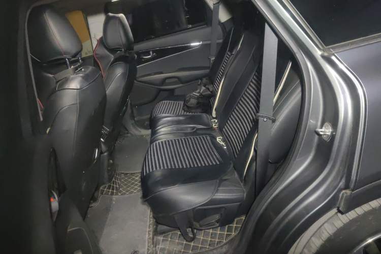 Used Kia Sorento 2015 Sorento L 2.4L Gasoline 4WD Elite Edition 7 Seats China V Emission Standard