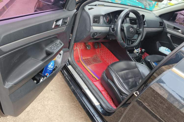 Used Volkswagen Lavida 2015 1.6L Manual Comfort Edition