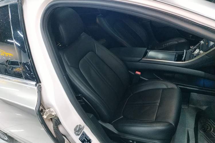 Used Lincoln MKZ 2017 2.0T Luxury Edition
