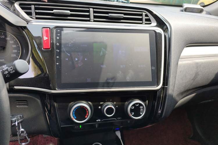 Used Honda Gienia 2017 1.5L CVT Comfort Version Audio And AC Panel