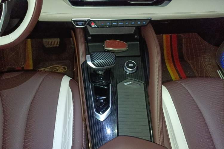 Used Geely Auto Monjaro L 2024 2.0TD High-Power Automatic Two-Wheel Drive Yunqi Version