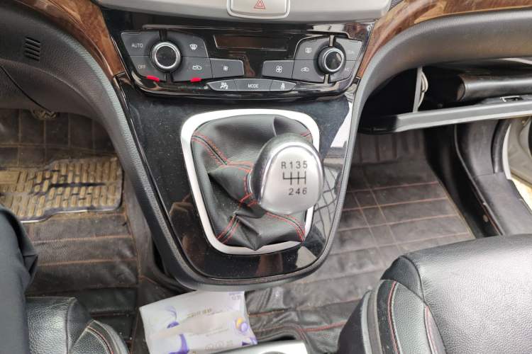 Used Haval H6 2014 Sport Version 1.5T Manual Two-Wheel Drive Elite Edition Gear Lever