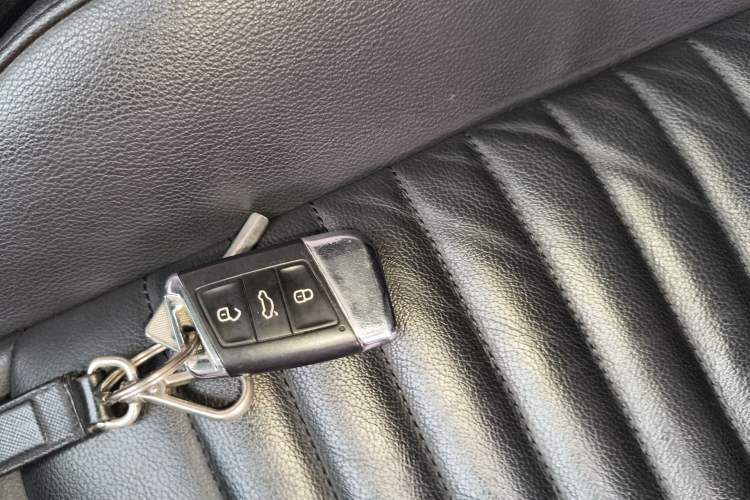 Used Volkswagen Magotan 2018 Facelift 330TSI DSG Luxury Model Vehicle Key