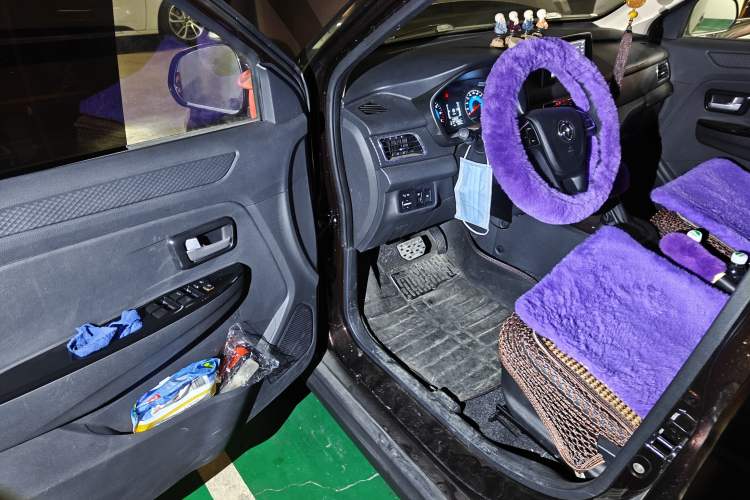 Used Dongfeng Fengon 370 2017 1.5L CVT Fashion Edition 7-Seater
