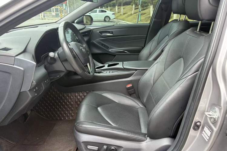 Used Toyota Avalon 2019 Dual-Engine 2.5L Luxury Edition China VI Standard