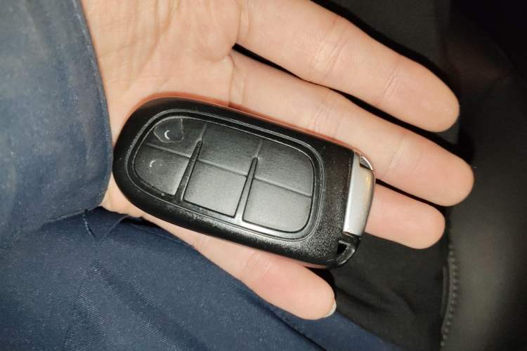 Used Jeep Cherokee 2019 2.0T Two-Wheel Drive Smart Enjoyment Version China V
