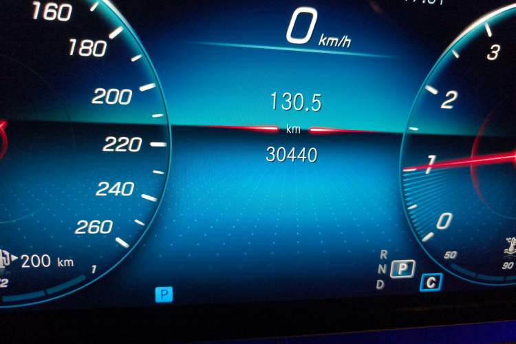 Used Mercedes-Benz E-Class 2022 Updated E 300 L Stylish Edition Odometer Close Up