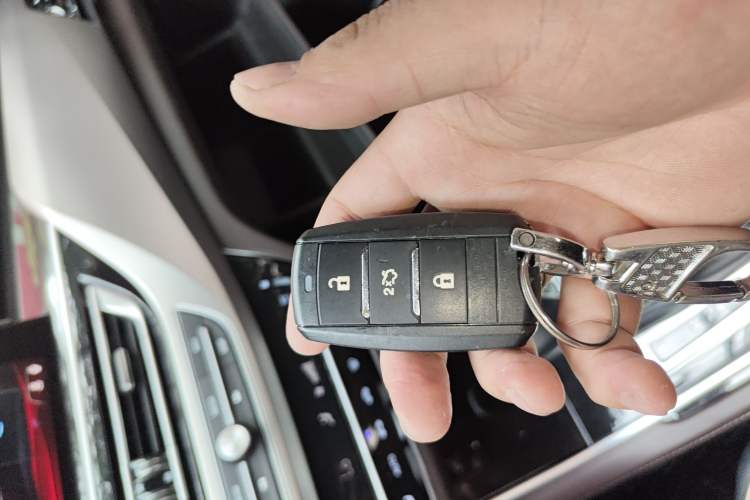 Used CHANGAN Raeton CC 2018 1.5T Automatic Haoya Model Guangmang Edition China V Standard
