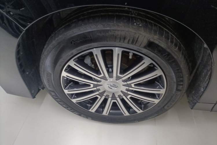 Used GAC Trumpchi M8 2023 Lingxiu Series 390T Ultimate Edition Left Front Wheel Hub