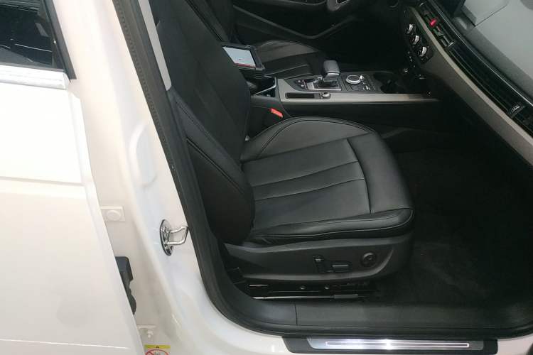 Used Audi A4L 2018 30th Anniversary Edition 40 TFSI Trendy Model