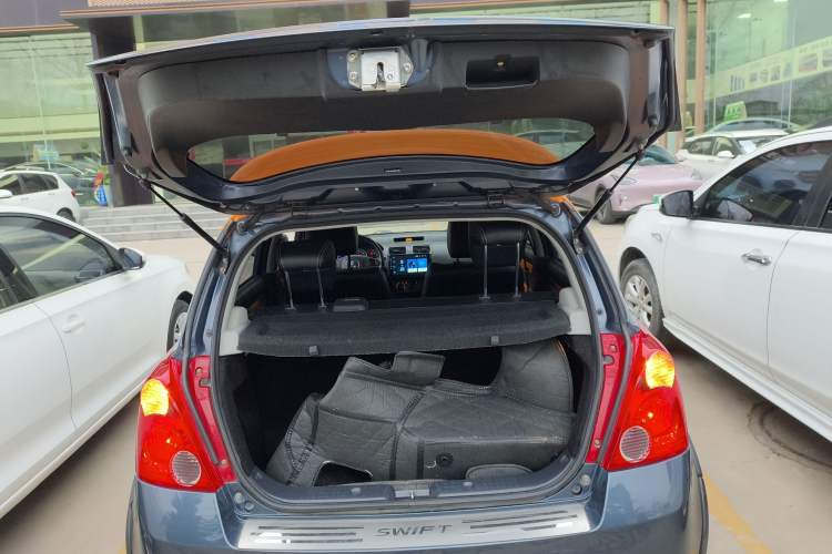 Used Suzuki Swift 2016 1.5L Automatic Fashionable Coolplay Edition
