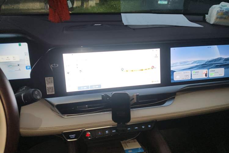 Used Geely Auto Monjaro L 2021 2.0TD DCT EVO Two-Wheel Drive Smart Luxury Version Audio And AC Panel