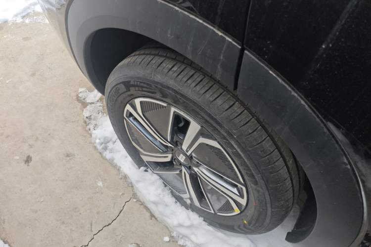 Used Geely Galaxy Xingjian 7 EM-i 2026 Model 130km Launch Edition Right Rear Wheel Hub