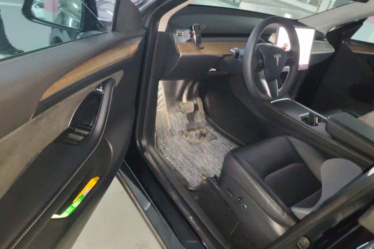 Used Tesla Model Y 2023 Rear-Wheel-Drive Version