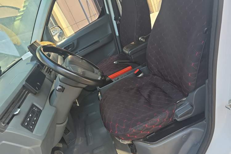 Used Farizon Xingxiang V 2024 Star Enjoy V6E Feature Edition Xuanwu 41.055 kWh Left Front Seat