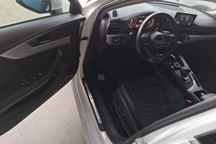 Used Audi A4L 2019 40 TFSI Fashion Edition China VI Emission Standard
