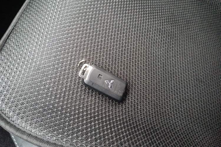 Used Mitsubishi Outlander 2019 2.4L 4x4 Zhi Xiang Edition 5 Seats China VI Standard Vehicle Key