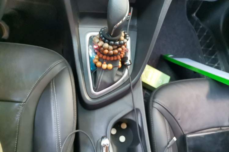 Used Buick GT 2018 18T Automatic Elite Model Gear Lever